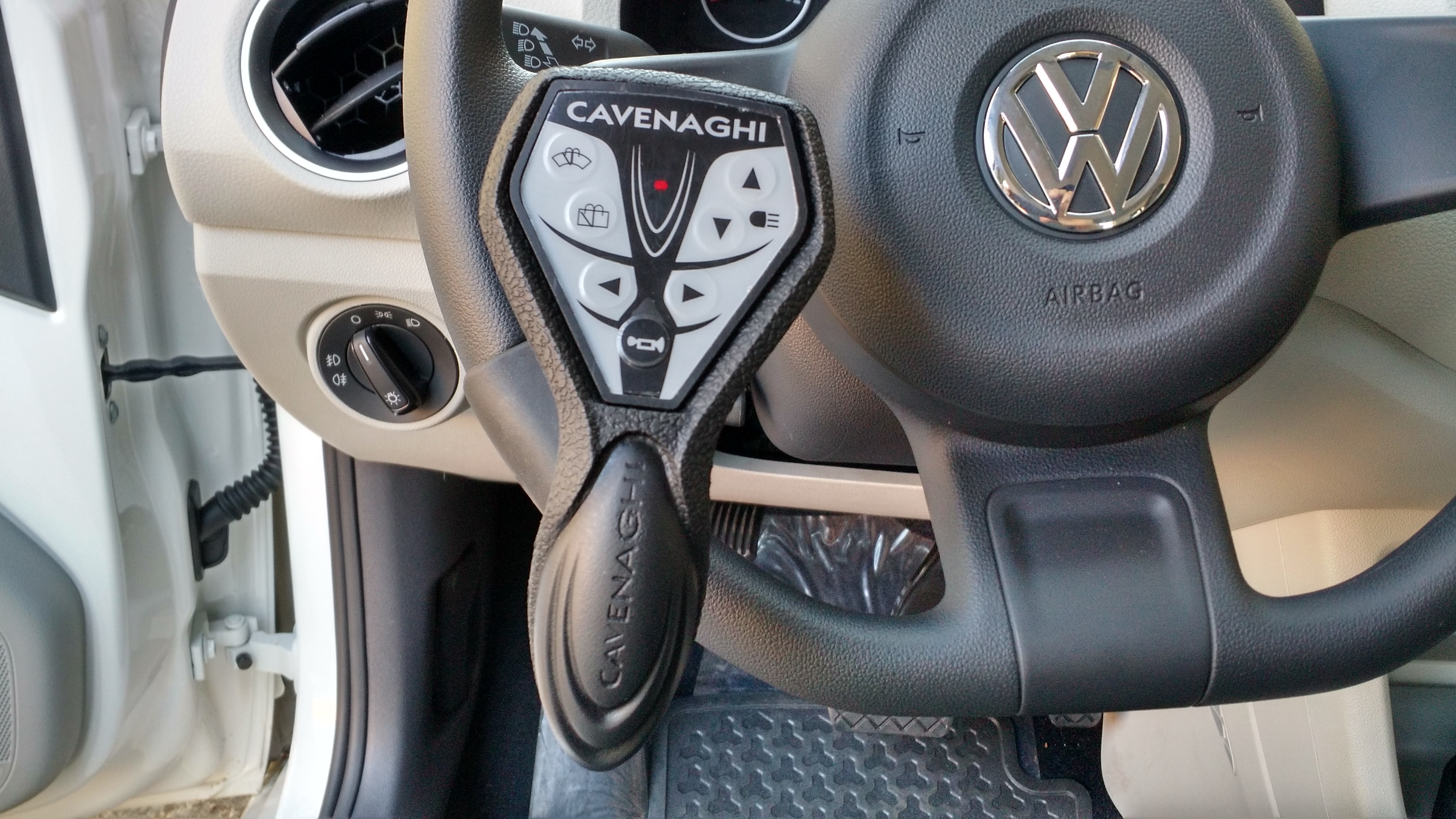 VW UP - COMANDOS DE PAINEL AO VOLANTE