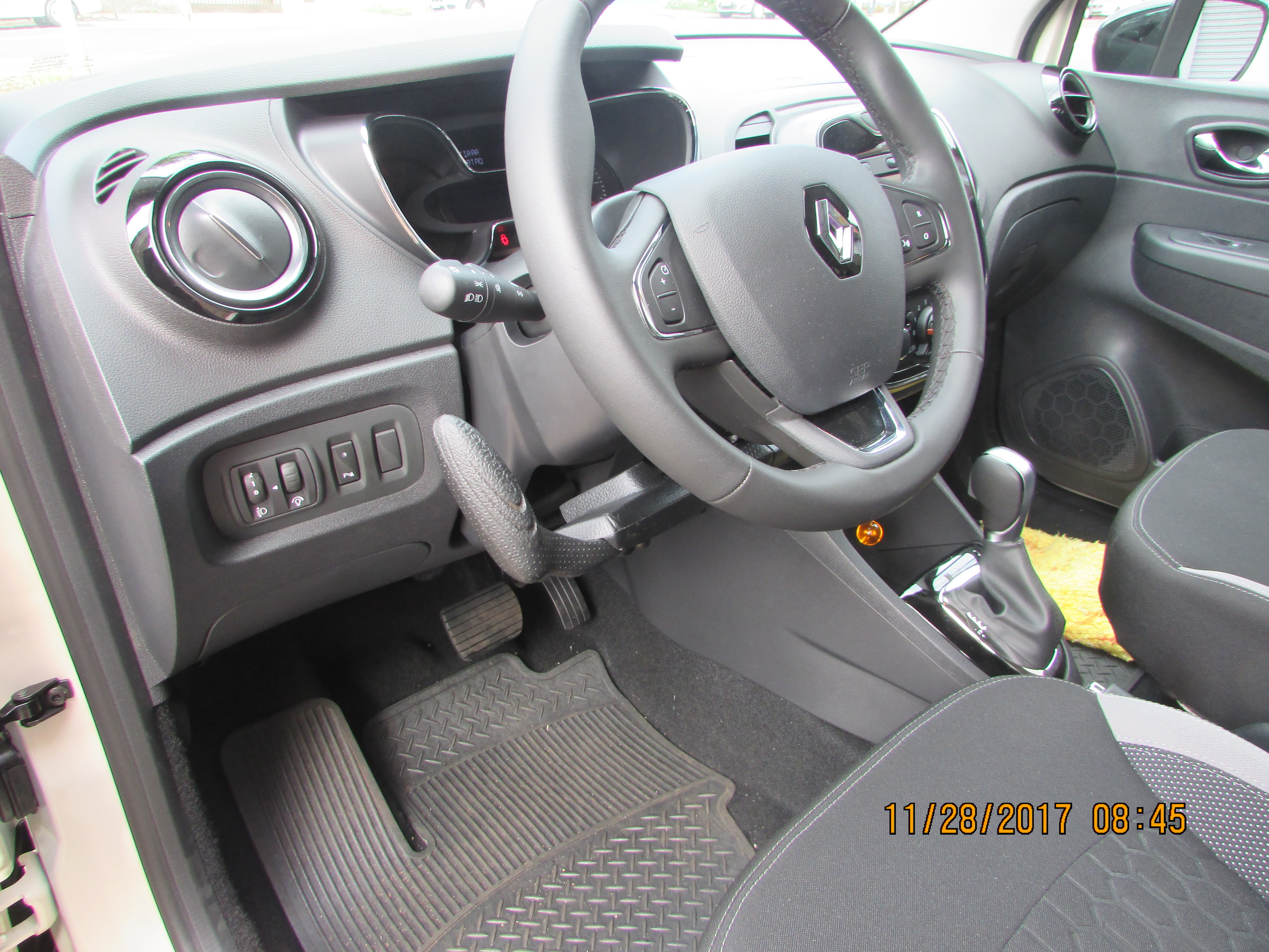 RENAULT CAPTUR - ACELERADOR E FREIO MANUAL