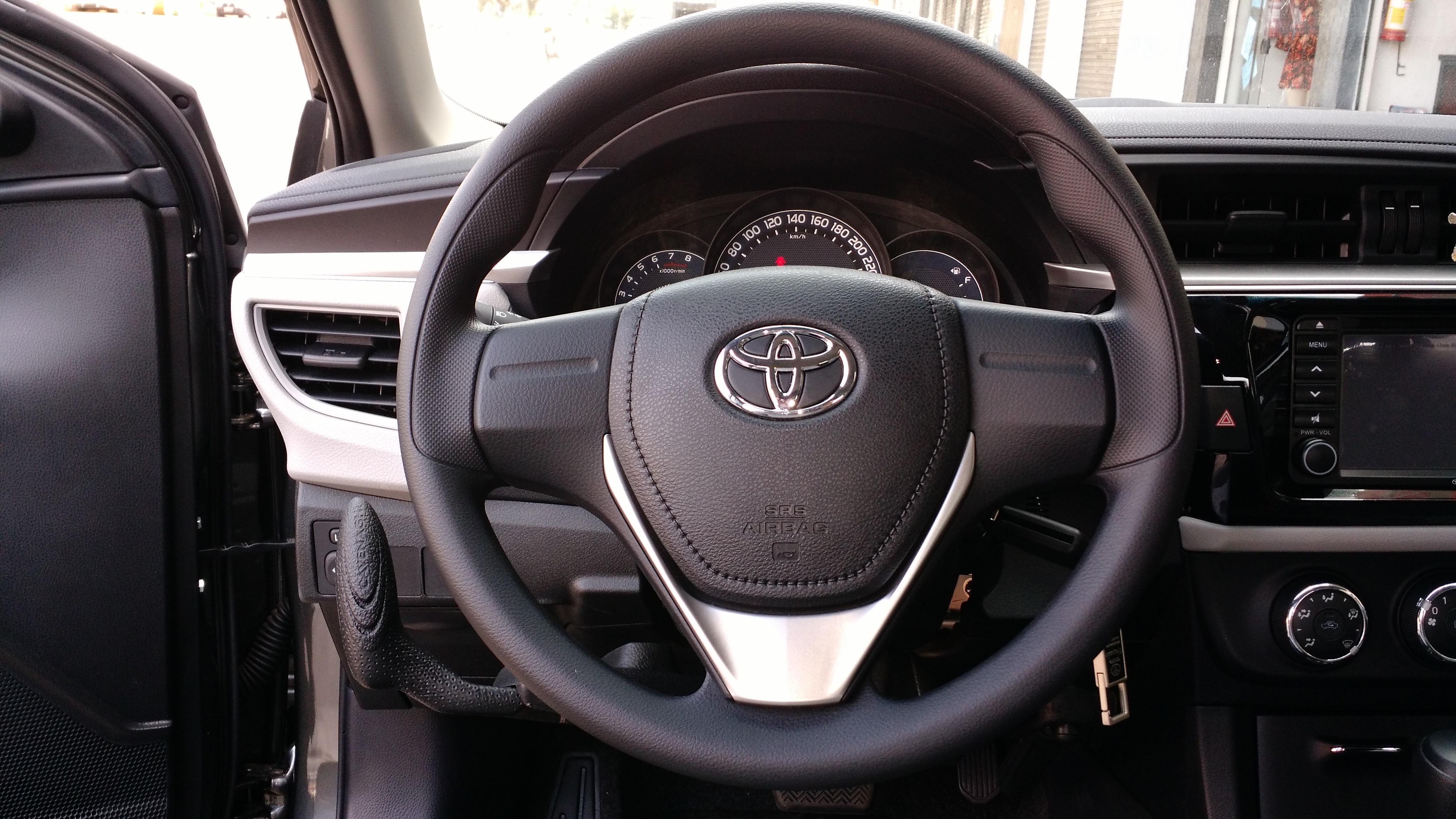 TOYOTA COROLLA - ACELERADOR E FREIO MANUAL